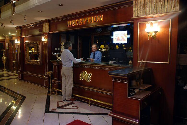 Royal Carine Hotel