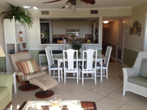 Apartamento First Floor Beachfront Condo #125270
