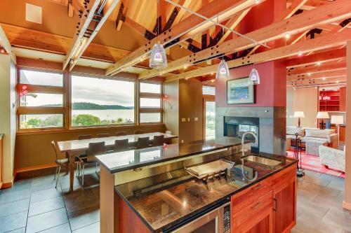 Fidalgo Island Waterfront Stunner