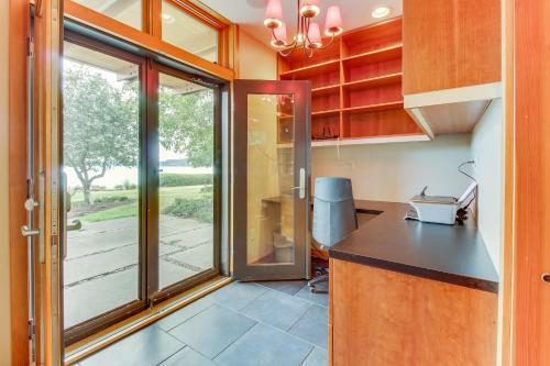 Fidalgo Island Waterfront Stunner