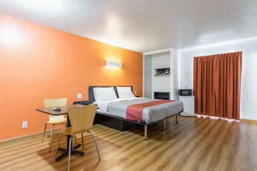 Hotel Motel 6 Orange - Anaheim