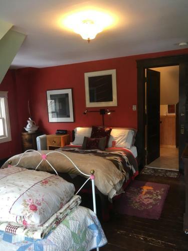 Bed & Breakfast Burnt Toast Inn