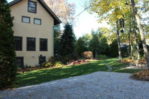Avalyn Garden Bed And Breakfast