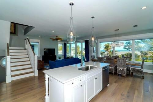 Pier To Pier Paradise Home