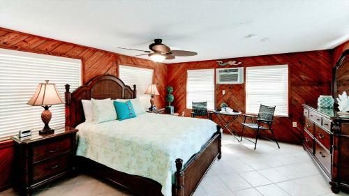 Aquaville B - Three Bedroom Home