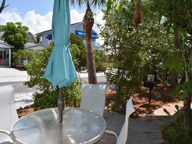 Blue Dolphin Inn Nine Bedroom Villa