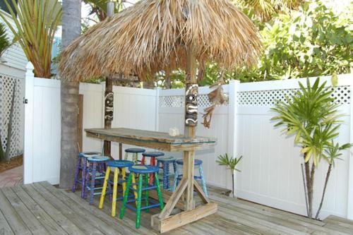 Blue Dolphin Inn - Ibis Townhouse