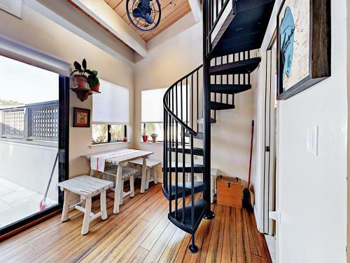 151 Farallon Ct Townhouse