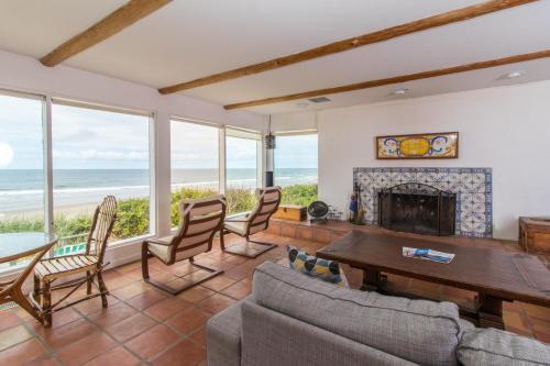 Casa Pacifica