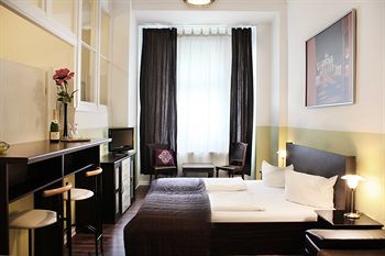 Hotel Berlin Overnight