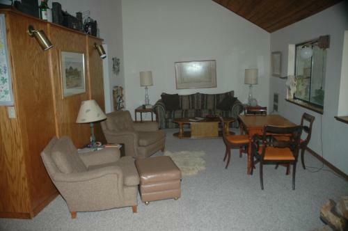 Spencer-4 Bedroom Cabin