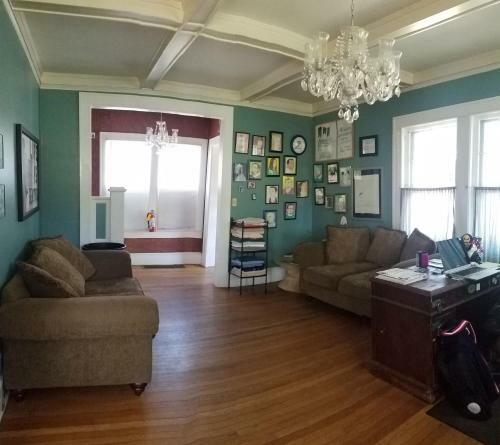 Bon Paul & Sharky's Hostel