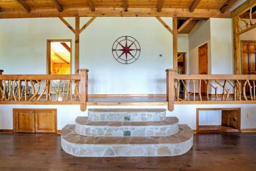 Magnolia Mountain Home