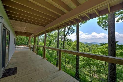 Magnolia Mountain Home