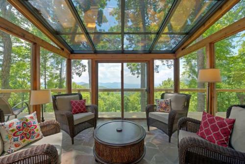 Magnolia Mountain Home