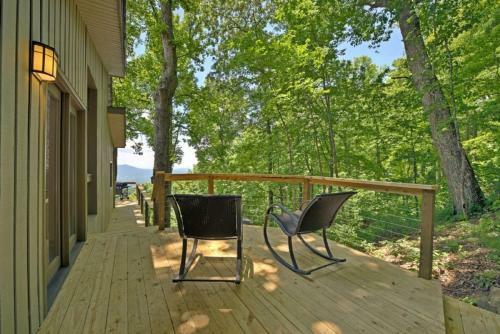Magnolia Mountain Home