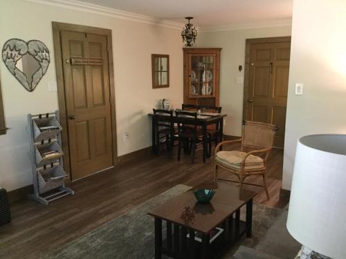 Rose Hill Country Cottage