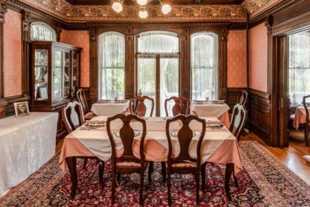 Bed & Breakfast Cedar Crest Inn