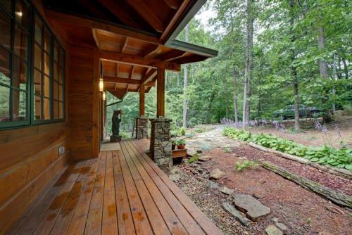 Eagle's Wing Lodge Home