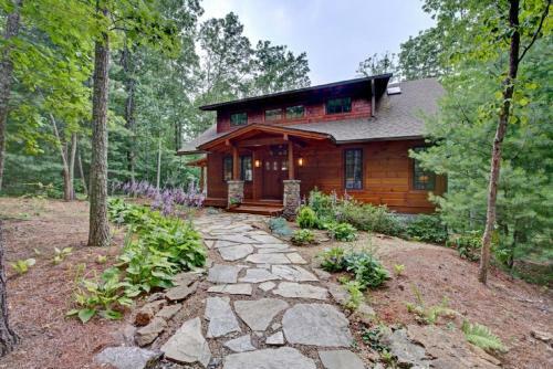 Eagle's Wing Lodge Home