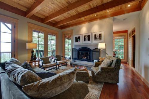 Eagle's Wing Lodge Home
