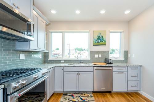 233 Short Coxe Townhouse Unit 8