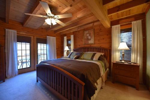 Mountain Oaks Cabin