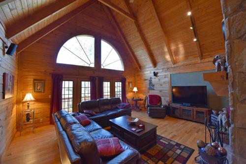 Mountain Oaks Cabin