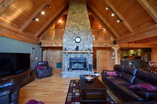 Mountain Oaks Cabin