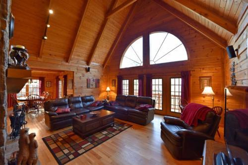 Mountain Oaks Cabin