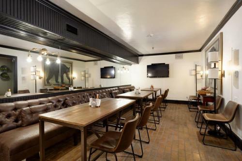Hotel Independence Square Unit 308