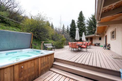 Silver Kingdom Aspen