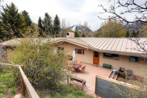 Silver Kingdom Aspen