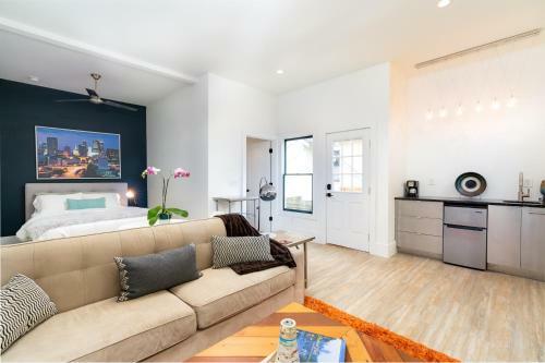 Sharkpad Residence 116a: Designer's, Light Filled Studio Apartment | Newly Renovated!
