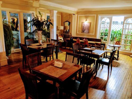 Posada Chelsea Pub And Inn