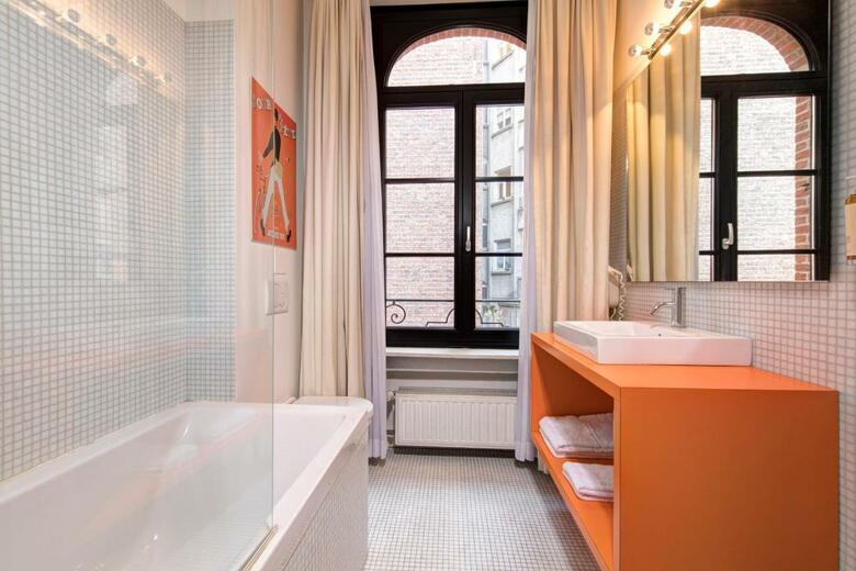 Vintage Hotel