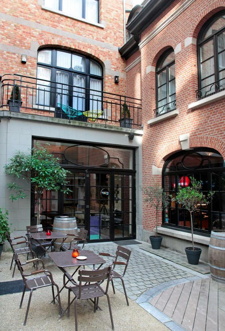 Vintage Hotel
