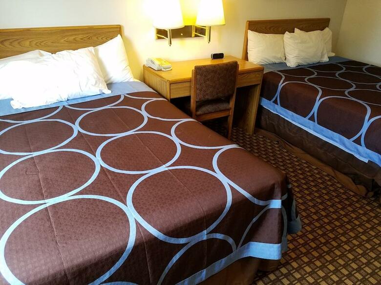 Hotel Super 8 Motel -auburn