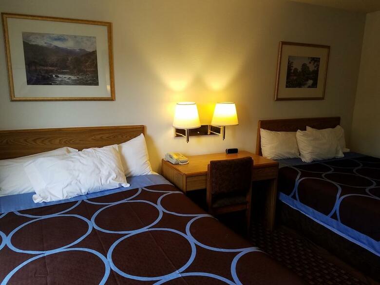 Hotel Super 8 Motel -auburn