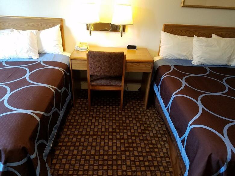 Hotel Super 8 Motel -auburn