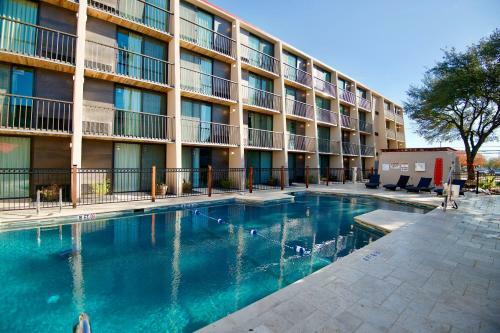 Hotel Ramada By Wyndham Austin South