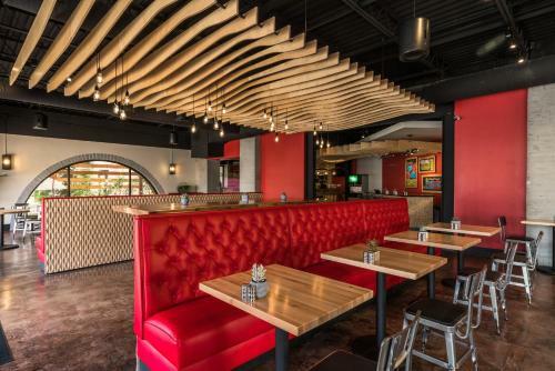 Hotel Ramada By Wyndham Austin South