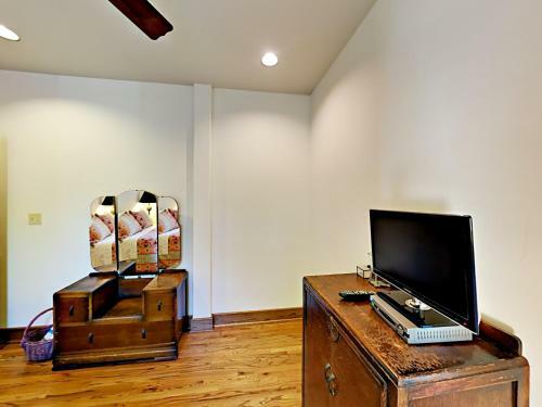 507 Academy Dr Home
