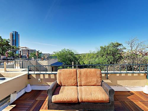 Apartamento 1106 W 6th Condo