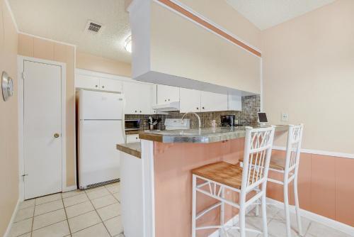 907 E Live Oak St Townhouse Unit 1 And 2