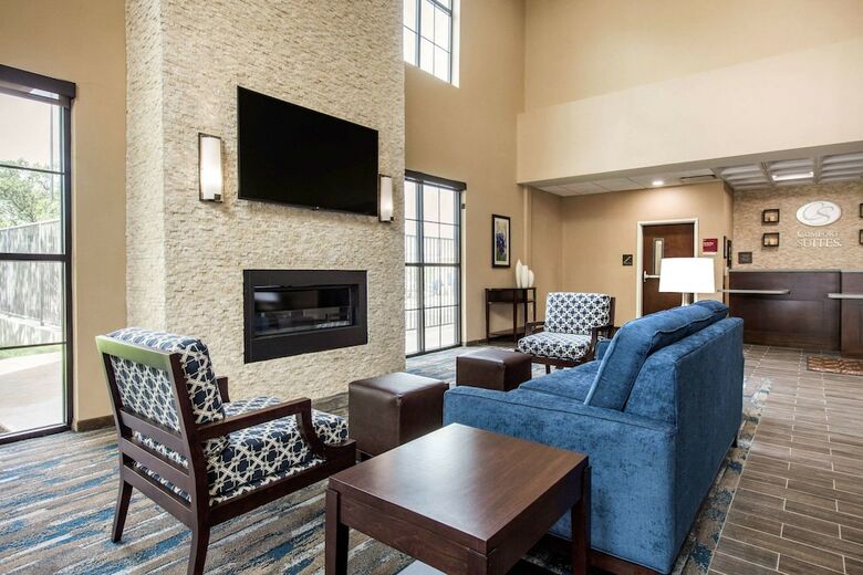 Hotel Comfort Suites - South Austin