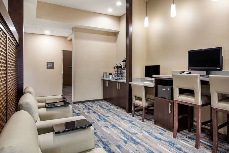 Hotel Comfort Suites - South Austin