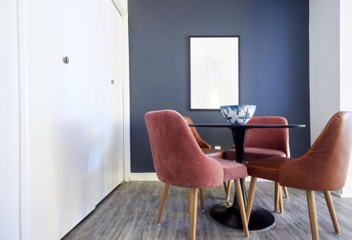 The Domain Premier Suites By Sonder