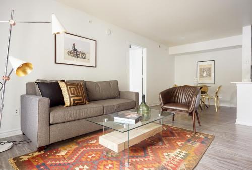 The Domain Premier Suites By Sonder