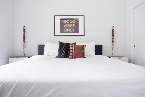 The Domain Premier Suites By Sonder